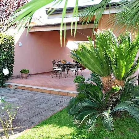 Lena 100 Mt Dal Mare Tra Terracina E Sperlon Holiday home Lido Di Fondi